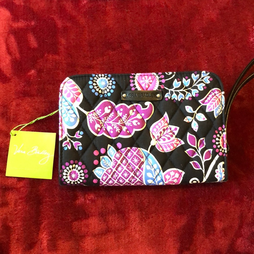 NWT Vera Bradley Zip Around Wristlet - Picture 1 of 2